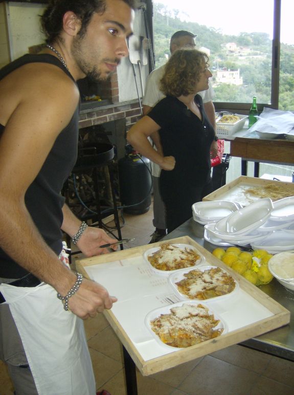 album/sagra_ravioli_2008_venerdi_lavoranti/sagra_ravioli_2008_venerdi_lavoranti_04.jpg