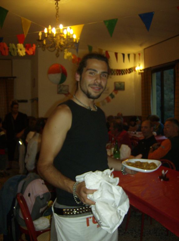 album/sagra_ravioli_2008_venerdi_lavoranti/sagra_ravioli_2008_venerdi_lavoranti_18.jpg