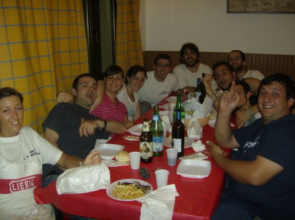 album/sagra_ravioli_2008_venerdi_lavoranti/sagra_ravioli_2008_venerdi_lavoranti_27.jpg