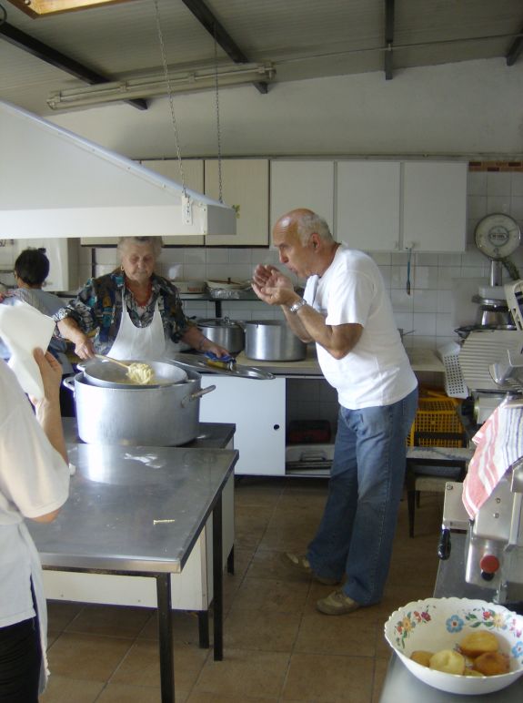 album/settembre_verde_14_10_2007/cucina_2.jpg