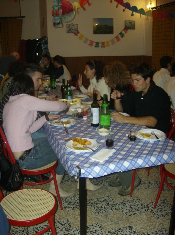 album/supercena_26_10_2007/tavolata_2.jpg