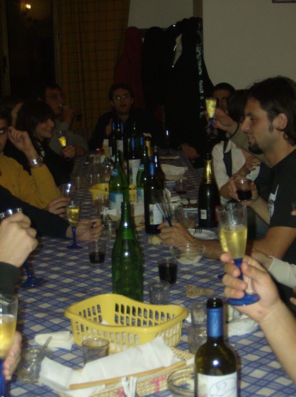 album/supercena_26_10_2007/tavolata_6.jpg